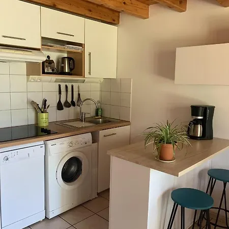 Dans Avec Jardin, Vue Montagne Aucun
