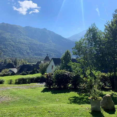Dans Avec Jardin, Vue Montagne * Aucun