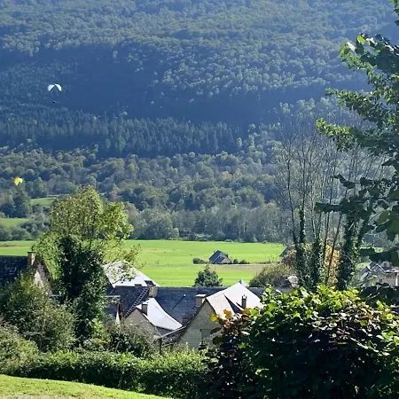 Daire Dans Avec Jardin, Vue Montagne *