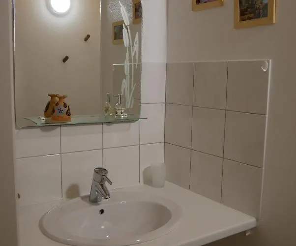 Dans Avec Jardin, Vue Montagne Daire Aucun