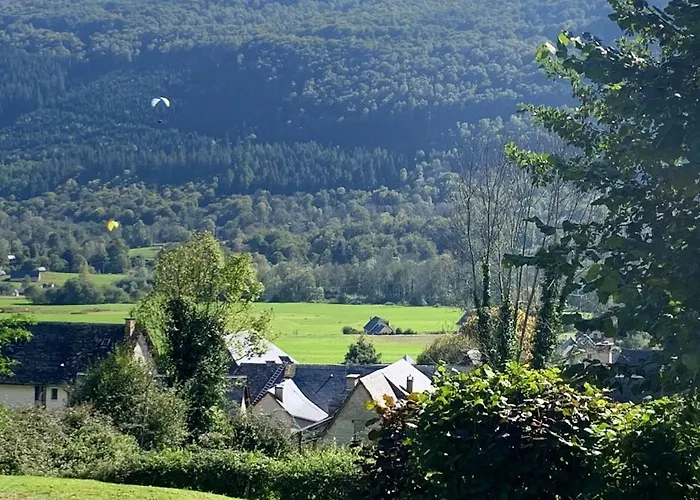 Apartment Dans Avec Jardin, Vue Montagne *